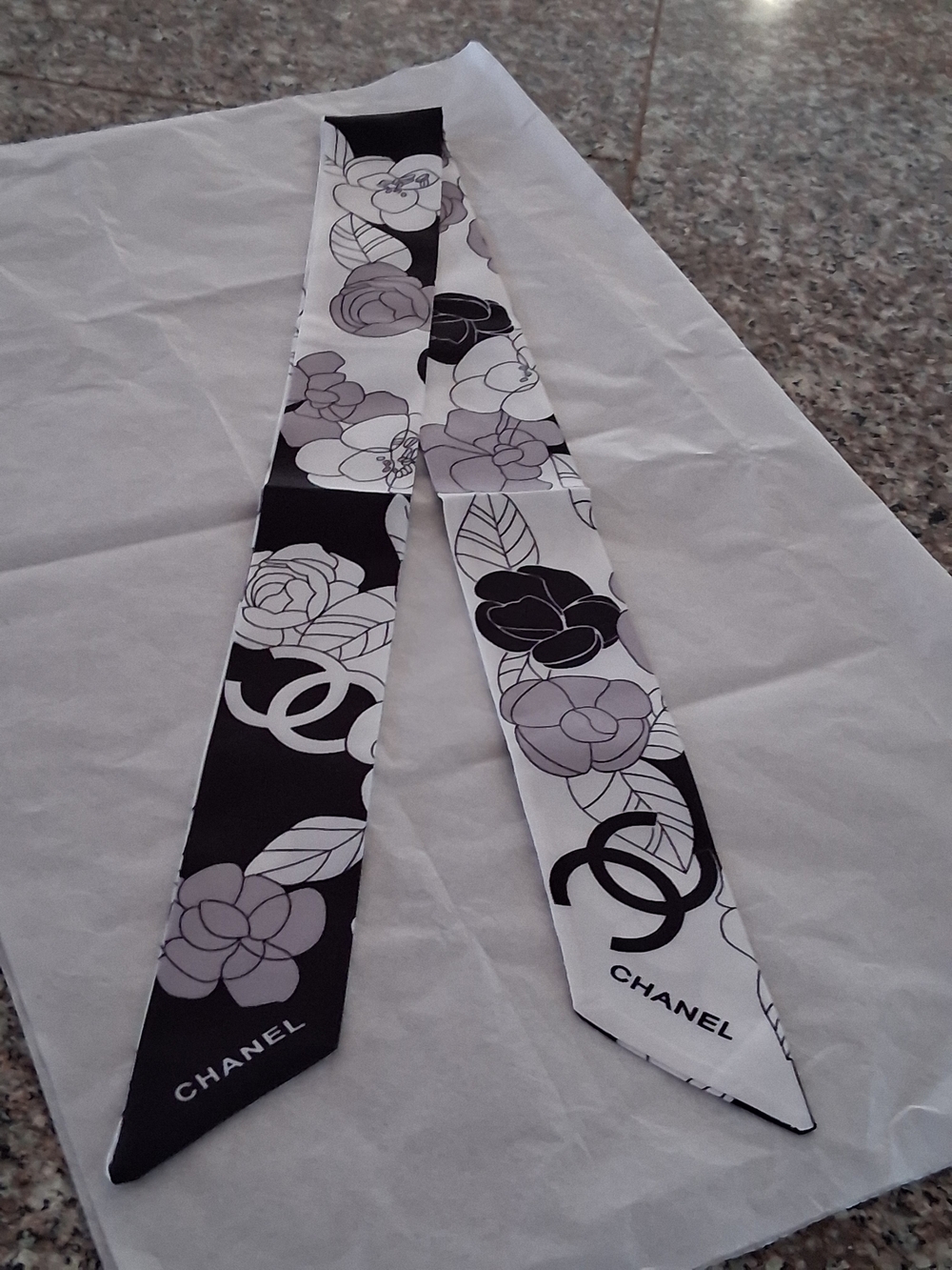 Designer inspired Black and White Camellia Logo Silk Twilly Scarf.New - Picture 2 of 3